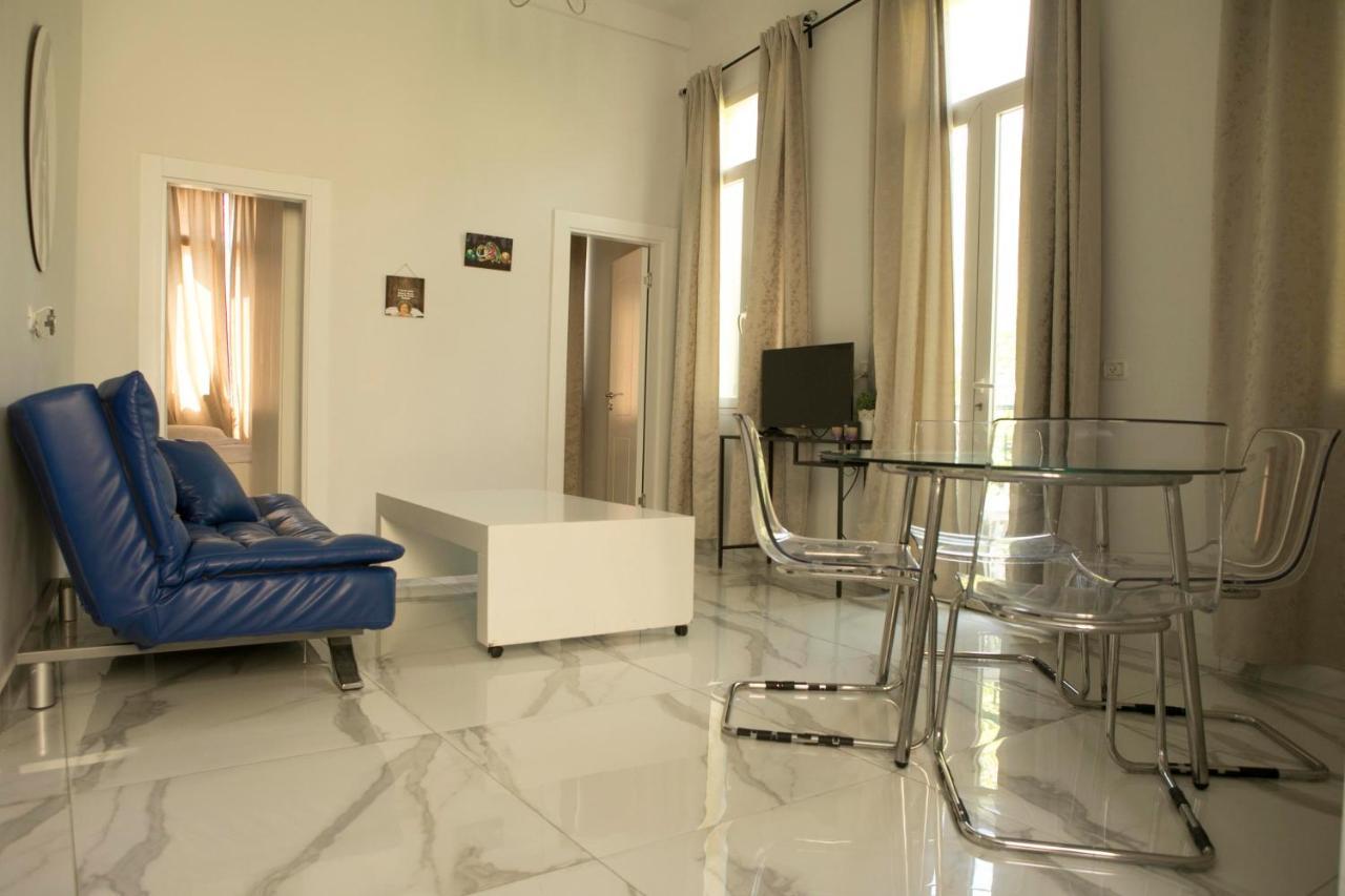 Bauhaus Stylish Apartments - By Bookiz Tel Aviv Eksteriør bilde