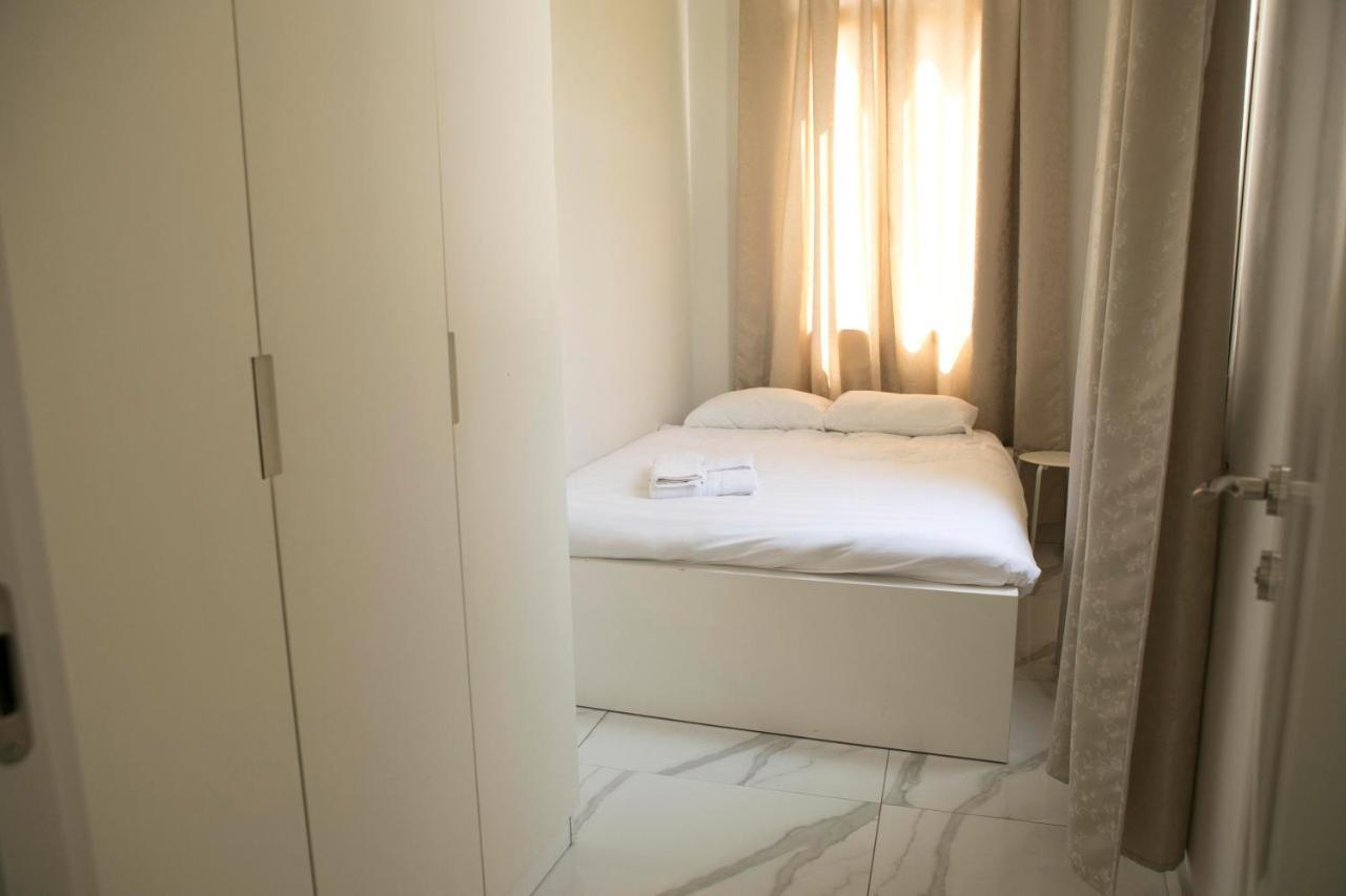 Bauhaus Stylish Apartments - By Bookiz Tel Aviv Eksteriør bilde